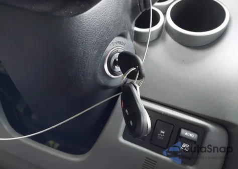 2017 Toyota Sequoia Sr5 z USA, uszkodzony, nr VIN 5TDBY5G15HS154662